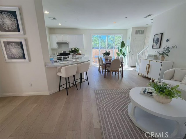 Detail Gallery Image 7 of 60 For 7038 Village, Corona,  CA 92880 - 3 Beds | 2/1 Baths