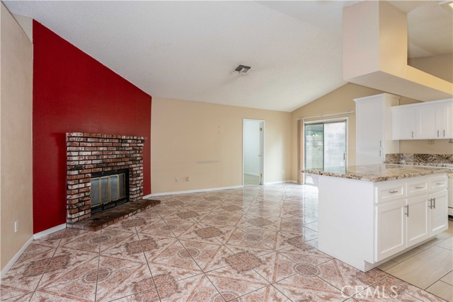 Detail Gallery Image 6 of 33 For 5905 Stone Bridge Ln, Bakersfield,  CA 93313 - 4 Beds | 2 Baths