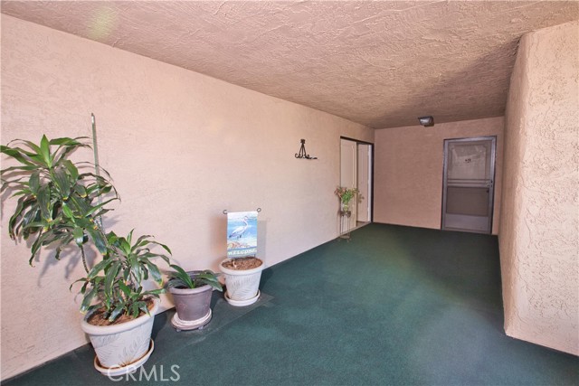 12400 MONTECITO Road, Seal Beach CA: https://media.crmls.org/medias/3d57ab2b-48fa-467f-a9a2-df5185ee54b6.jpg