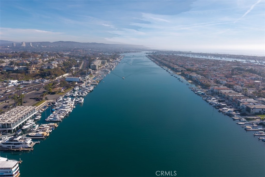 https://media.crmls.org/medias/3d58e02f-5842-46af-9db7-9cd5f1adf3c2.jpg?preset=X-Large