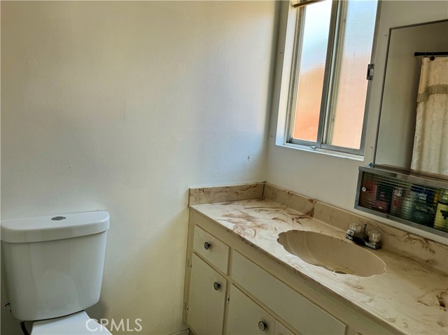 Detail Gallery Image 10 of 14 For 580 Mount Hood Dr, Hemet,  CA 92543 - 2 Beds | 2 Baths