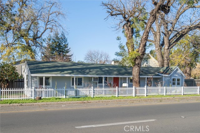 Detail Gallery Image 1 of 1 For 1012 W 9th St, Chico,  CA 95928 - 3 Beds | 1 Baths