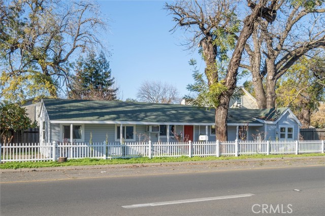 Detail Gallery Image 1 of 1 For 1012 W 9th St, Chico,  CA 95928 - 3 Beds | 1 Baths