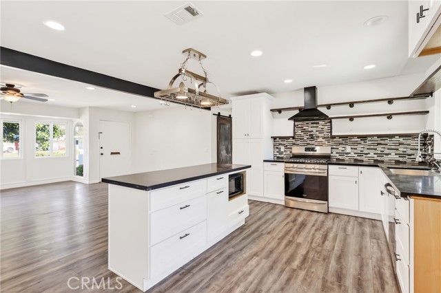 Detail Gallery Image 2 of 39 For 608 W Brentwood, Orange,  CA 92865 - 4 Beds | 2 Baths