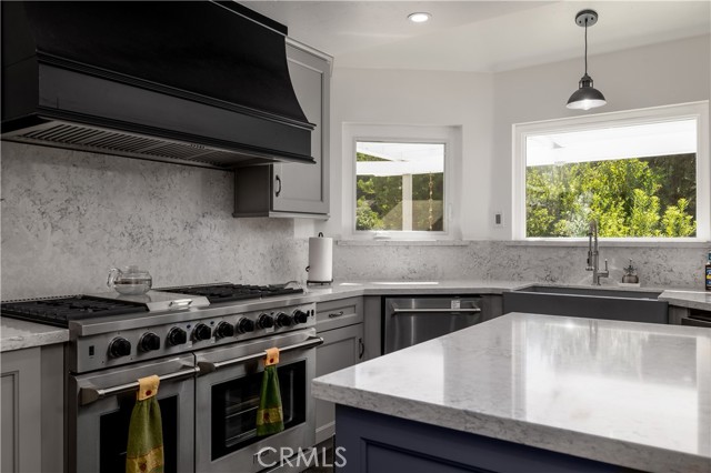 Detail Gallery Image 16 of 49 For 14395 Amorose, Lake Elsinore,  CA 92530 - 4 Beds | 3 Baths