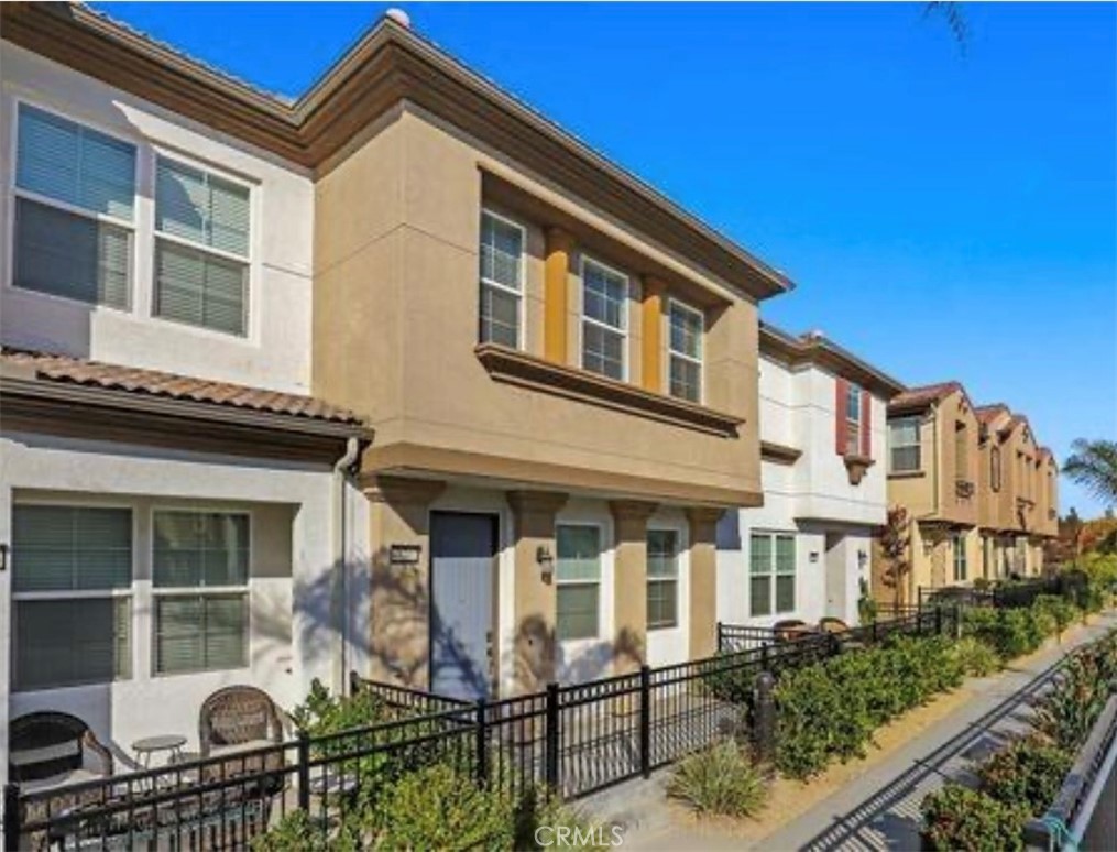 40302 Calle Real