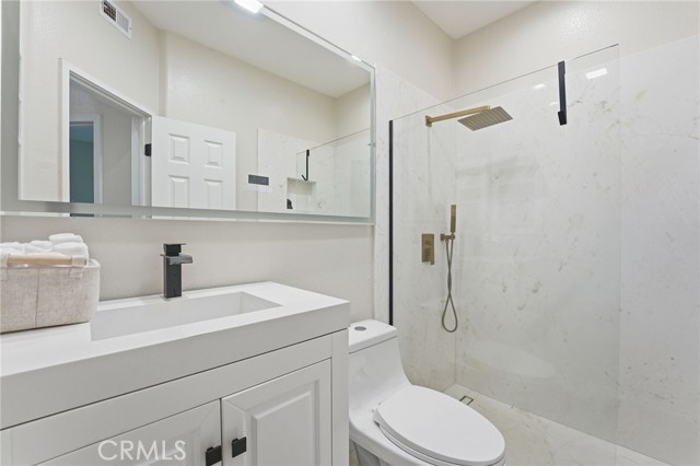 Image 13 of 30 For 7697 Hazard Center