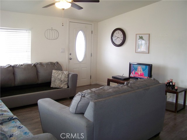 655 Main, San Jacinto CA: https://media.crmls.org/medias/3d5b560a-7bca-4fe5-a196-a8dce0e1b6ee.jpg