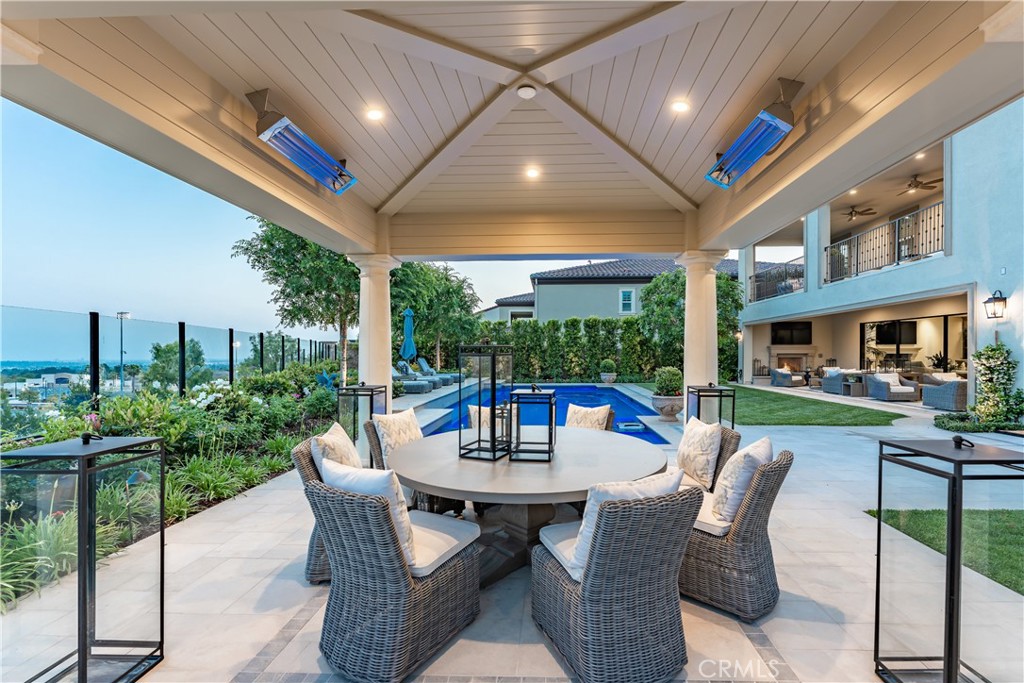 Dining Alfresco