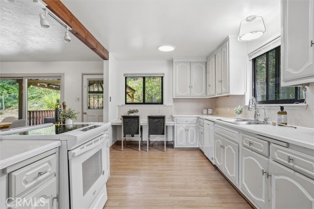 Detail Gallery Image 11 of 32 For 1987 Corralitos Dr, San Luis Obispo,  CA 93401 - 4 Beds | 2/1 Baths