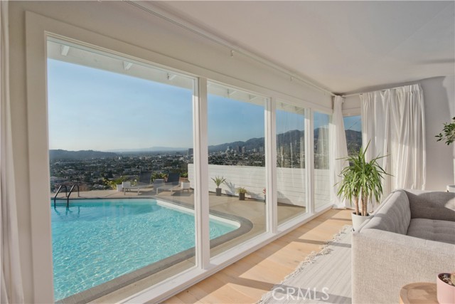 Detail Gallery Image 12 of 31 For 1215 Vista Superba St, Glendale,  CA 91205 - 3 Beds | 2 Baths