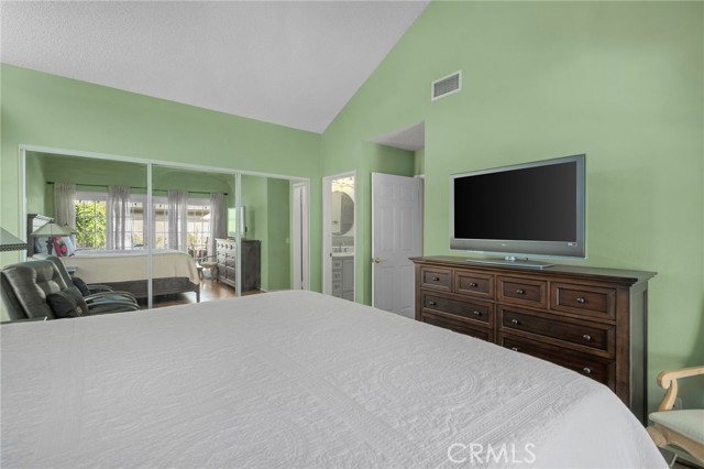 339 W Dawson Court, Glendora CA: https://media.crmls.org/medias/3d5da497-4479-4625-b8c2-7db6cd77f399.jpg