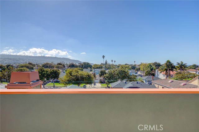 1219 Irena Avenue, Redondo Beach, California 90277, 5 Bedrooms Bedrooms, ,5 BathroomsBathrooms,Residential,Sold,Irena,SB21226617