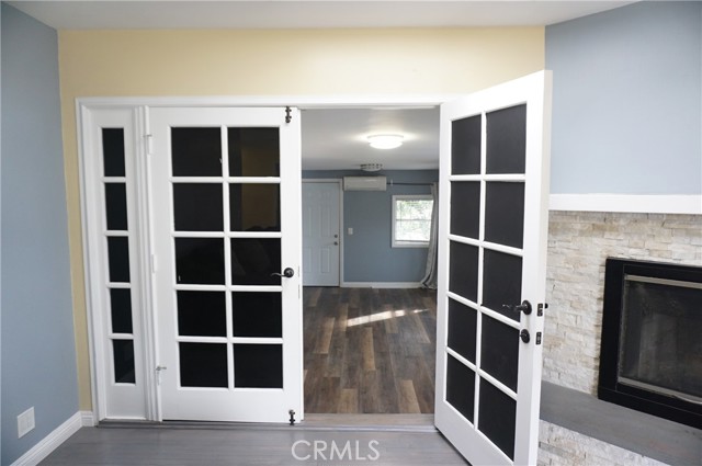 10109 Noble Avenue, Mission Hills (San Fernando) CA: https://media.crmls.org/medias/3d5e5c60-ecf3-40a7-98cf-f92c81a0ac84.jpg
