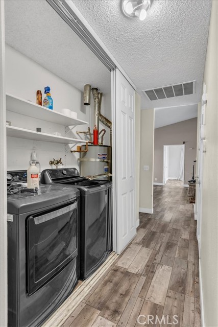 Detail Gallery Image 9 of 20 For 13806 Red Hill, Victorville,  CA 92395 - 4 Beds | 2 Baths