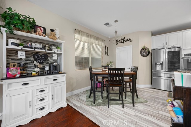 11113 Cypress Falls Avenue, Bakersfield CA: https://media.crmls.org/medias/3d5f112b-4e4a-4077-9ace-6313a371e3ae.jpg