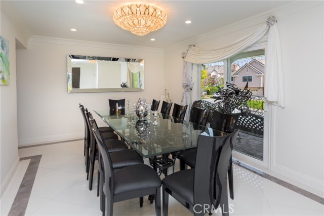 Detail Gallery Image 7 of 25 For 2109 Camino San Rafael, Glendale,  CA 91206 - 3 Beds | 3 Baths