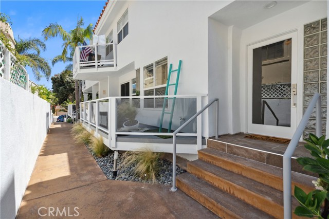 727 Broadway, Redondo Beach, California 90277, 3 Bedrooms Bedrooms, ,3 BathroomsBathrooms,Residential,Sold,Broadway,SB23150762