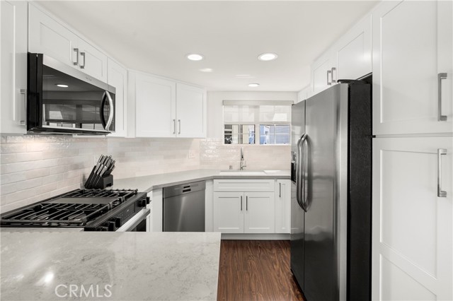 Detail Gallery Image 13 of 33 For 2542 Back Bay Loop #30,  Costa Mesa,  CA 92627 - 3 Beds | 2/1 Baths