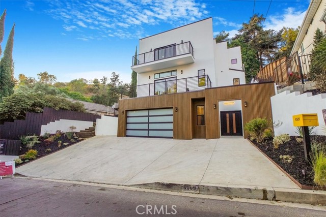 Front Image Thumbnail for CRDW26089623