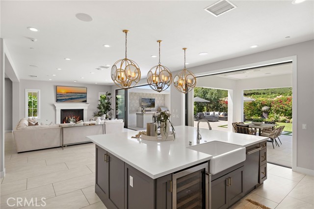 Detail Gallery Image 3 of 54 For 93 Interstellar, Irvine,  CA 92618 - 6 Beds | 6/1 Baths