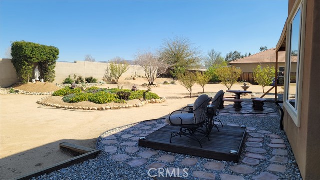 Detail Gallery Image 18 of 19 For 12699 Yorkshire Dr, Apple Valley,  CA 92308 - 7 Beds | 5/1 Baths