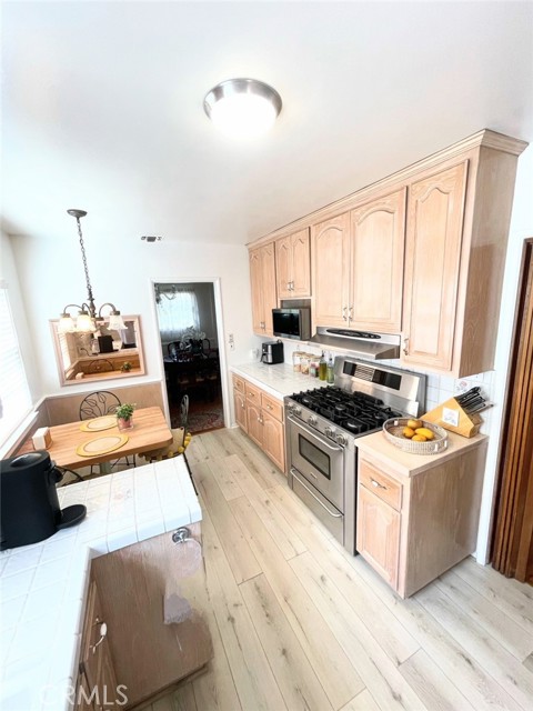 13322 Valleyheart N Drive, Sherman Oaks CA: https://media.crmls.org/medias/3d6313c5-10e9-4d9e-9358-987118039368.jpg