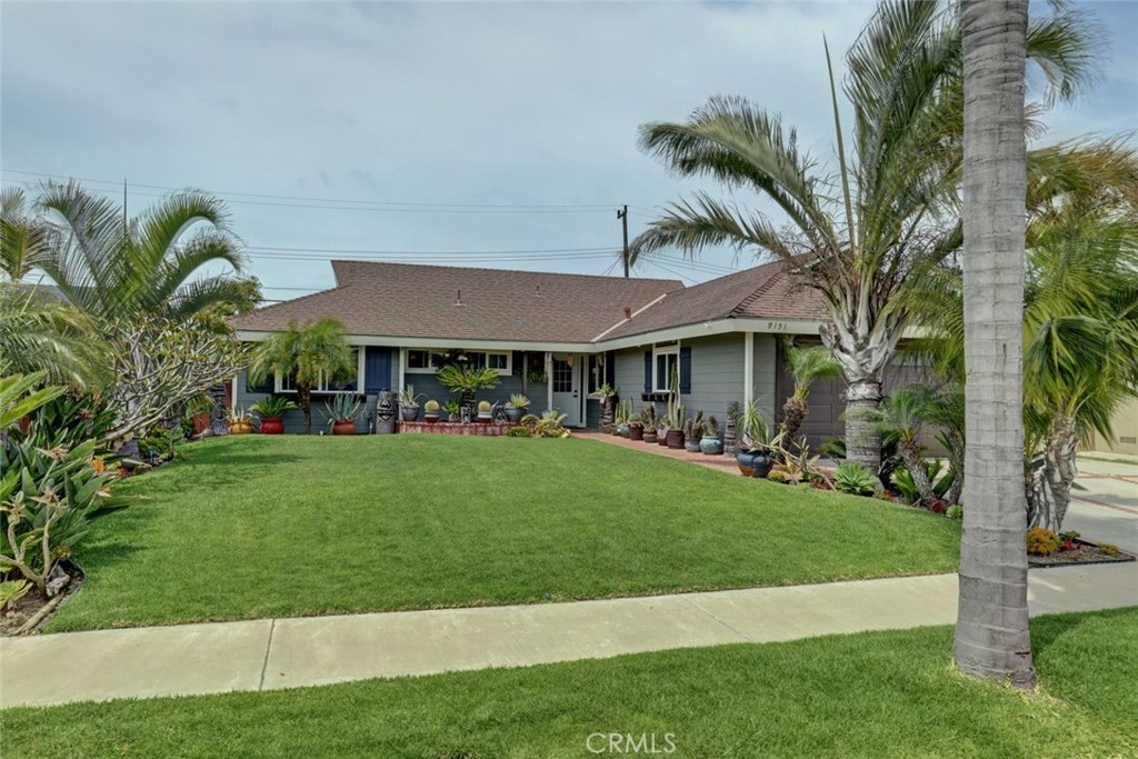 MLS #OC25118433 img 4