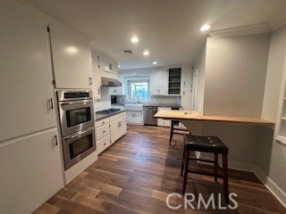 Detail Gallery Image 13 of 37 For 12402 Cumpston, Valley Village,  CA 91607 - 4 Beds | 4 Baths