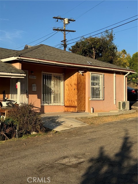 2404 N Eastern Avenue, Los Angeles CA: https://media.crmls.org/medias/3d64d0e3-a585-4dc1-9414-949c1015f7cf.jpg