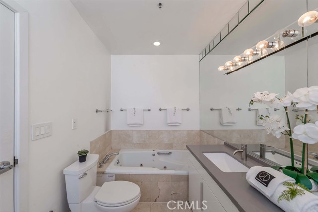Detail Gallery Image 39 of 43 For 938 2nd St #301,  Santa Monica,  CA 90403 - 2 Beds | 2/1 Baths
