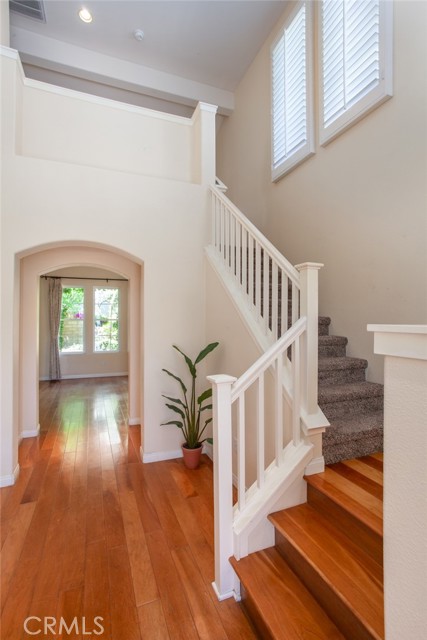 Detail Gallery Image 6 of 42 For 23301 Montecito Pl, Valencia,  CA 91354 - 2 Beds | 2/1 Baths