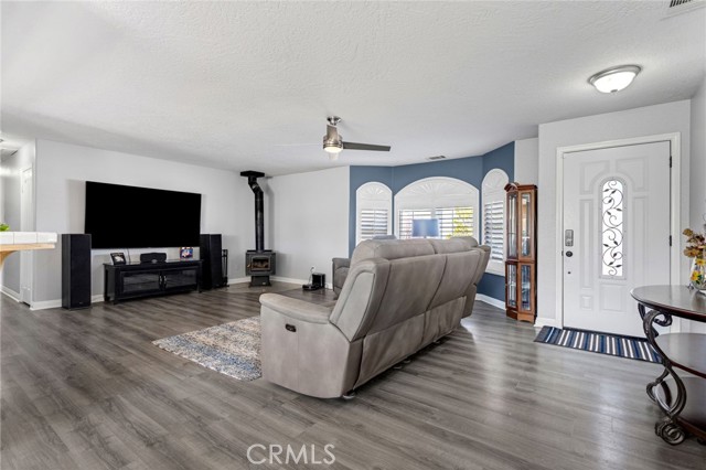 Detail Gallery Image 10 of 59 For 1237 Mono, Pinon Hills,  CA 92372 - 3 Beds | 2 Baths