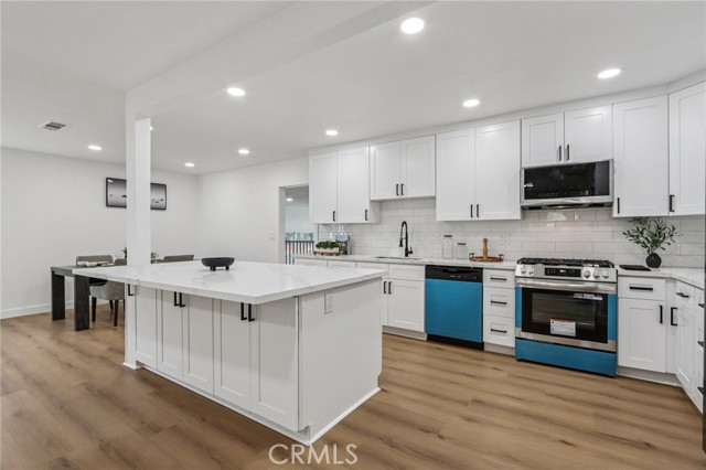 Detail Gallery Image 21 of 41 For 1111 E 27th St, San Bernardino,  CA 92404 - 4 Beds | 3 Baths