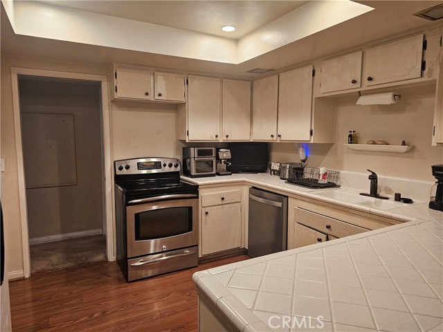 Detail Gallery Image 9 of 28 For 4718 Woodbend, San Bernardino,  CA 92407 - 2 Beds | 2 Baths