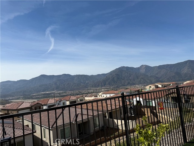 Detail Gallery Image 9 of 35 For 11907 Greenpeak St, Corona,  CA 92883 - 2 Beds | 2 Baths