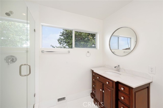 Detail Gallery Image 7 of 25 For 7126 Macapa Dr, Los Angeles,  CA 90068 - 3 Beds | 2 Baths