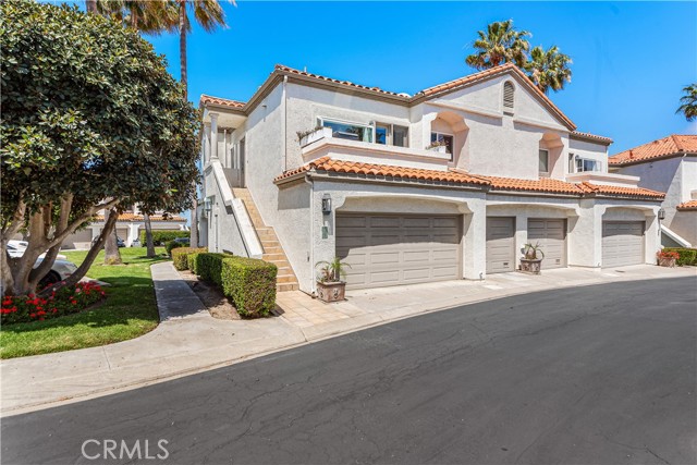65 Centre Court, Dana Point CA: https://media.crmls.org/medias/3d668920-cd7b-469b-8cb8-aed0a6a50b9e.jpg