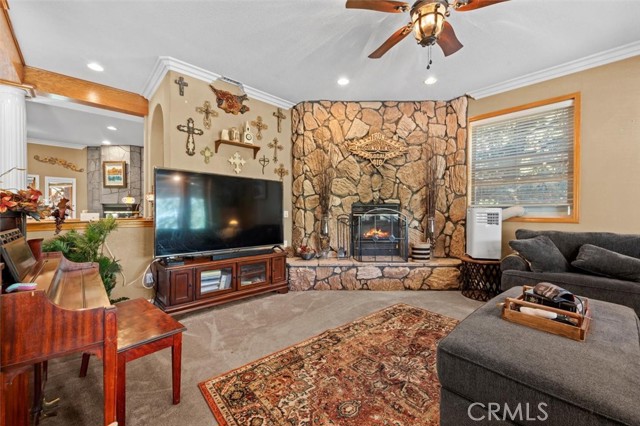 Detail Gallery Image 16 of 49 For 26690 Timberline Dr, Wrightwood,  CA 92397 - 4 Beds | 2/1 Baths