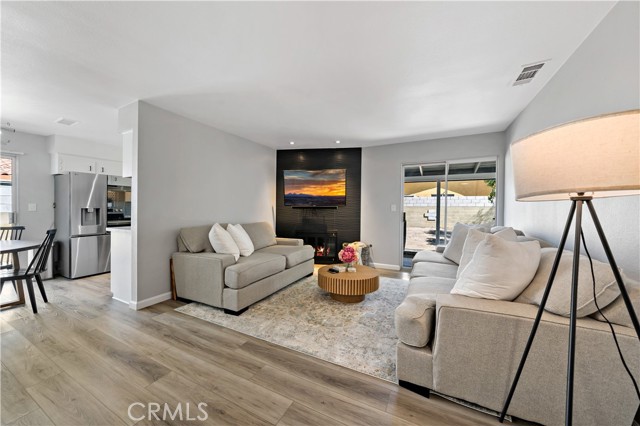 Detail Gallery Image 4 of 37 For 594 Montebello Pl, Hemet,  CA 92543 - 2 Beds | 2 Baths