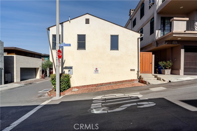 Detail Gallery Image 20 of 32 For 1812 Ocean Dr, Manhattan Beach,  CA 90266 - 2 Beds | 1 Baths