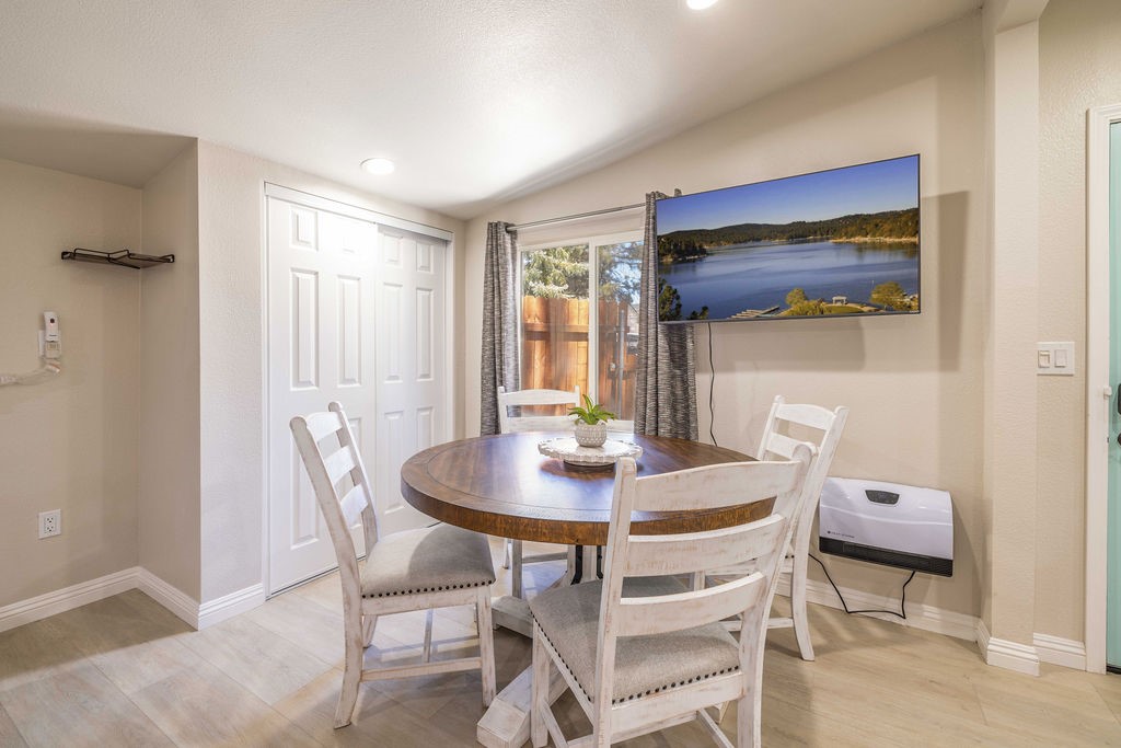 Detail Gallery Image 21 of 35 For 736 W Aeroplane Bld, Big Bear City,  CA 92314 - 3 Beds | 2 Baths