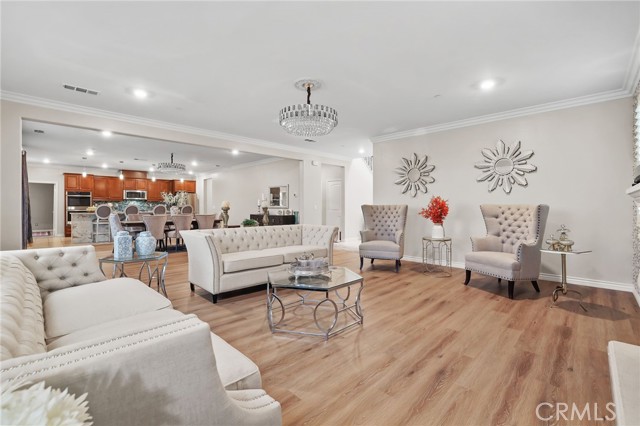 Detail Gallery Image 7 of 32 For 16483 Minneola, Riverside,  CA 92503 - 7 Beds | 4/1 Baths