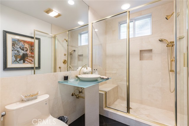 Detail Gallery Image 29 of 48 For 4921 Rupert Ave, Encino,  CA 91316 - 4 Beds | 3 Baths