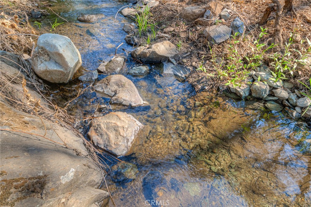 https://media.crmls.org/medias/3d683db9-1d94-4d07-b5b2-6fddd3f6010a.jpg?preset=X-Large