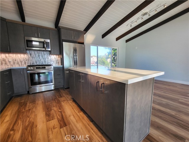 Detail Gallery Image 14 of 37 For 161 Monterey a,  Hermosa Beach,  CA 90254 - 3 Beds | 2/1 Baths