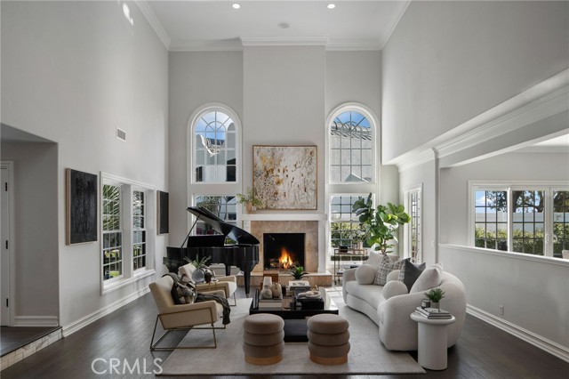 Detail Gallery Image 6 of 39 For 5 Hillsborough, Newport Beach,  CA 92660 - 4 Beds | 4/1 Baths