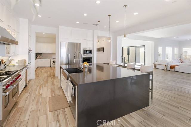 Detail Gallery Image 24 of 69 For 20300 W Windsor Ln, Northridge,  CA 91326 - 5 Beds | 6 Baths