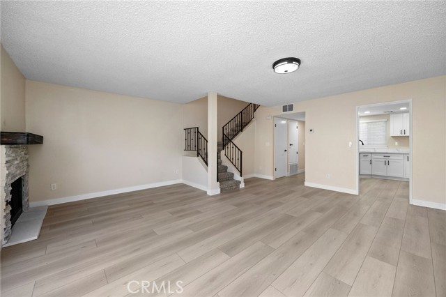 Detail Gallery Image 5 of 50 For 8347 Grenoble St #9,  Sunland,  CA 91040 - 2 Beds | 2/1 Baths