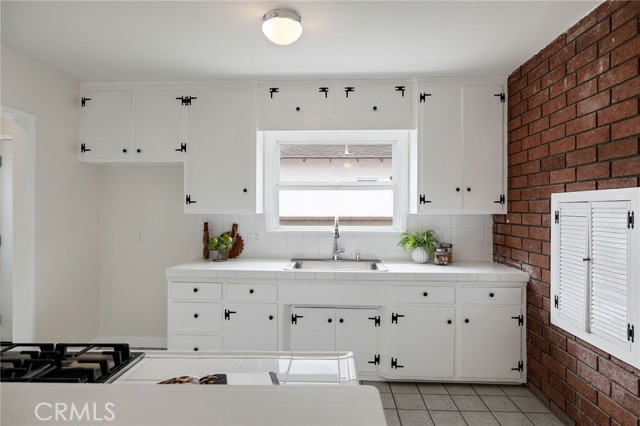 Detail Gallery Image 6 of 41 For 20533 Eastwood Ave, Torrance,  CA 90503 - 4 Beds | 2 Baths